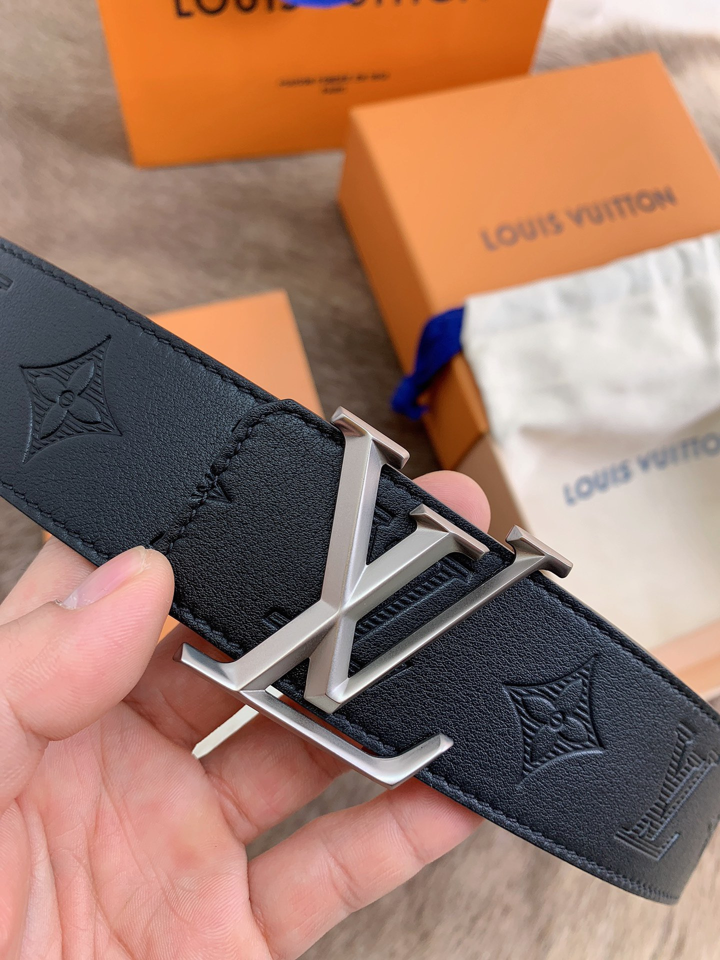 LV L0*is V*t0n 40MM BELT