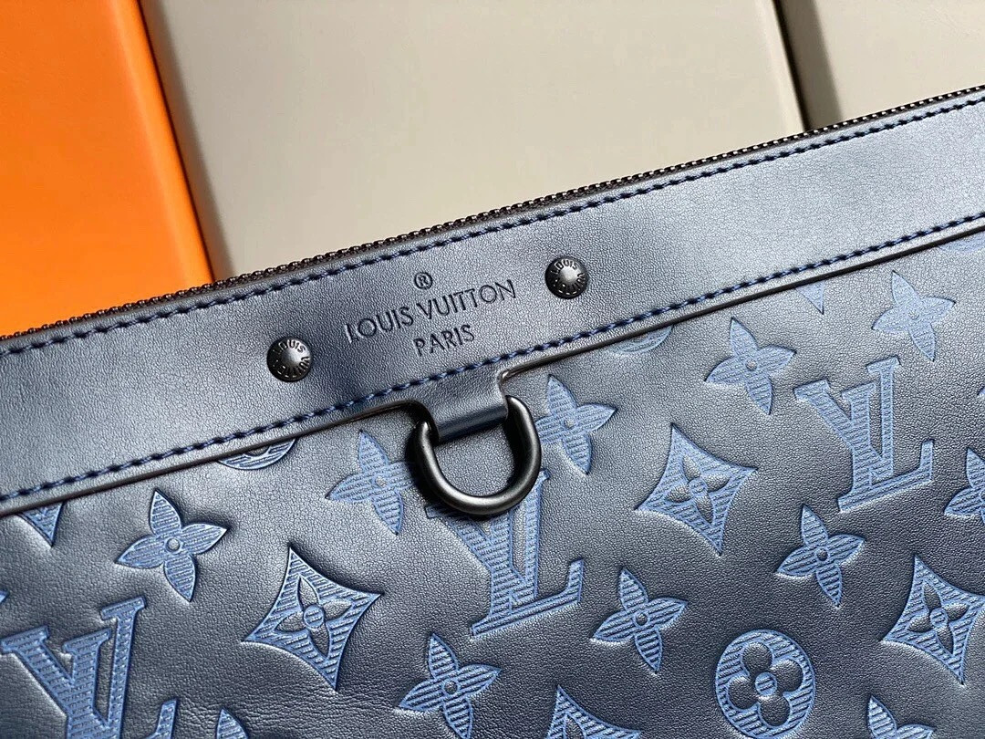 LV DISCOVERY POCHETTE GM M80425