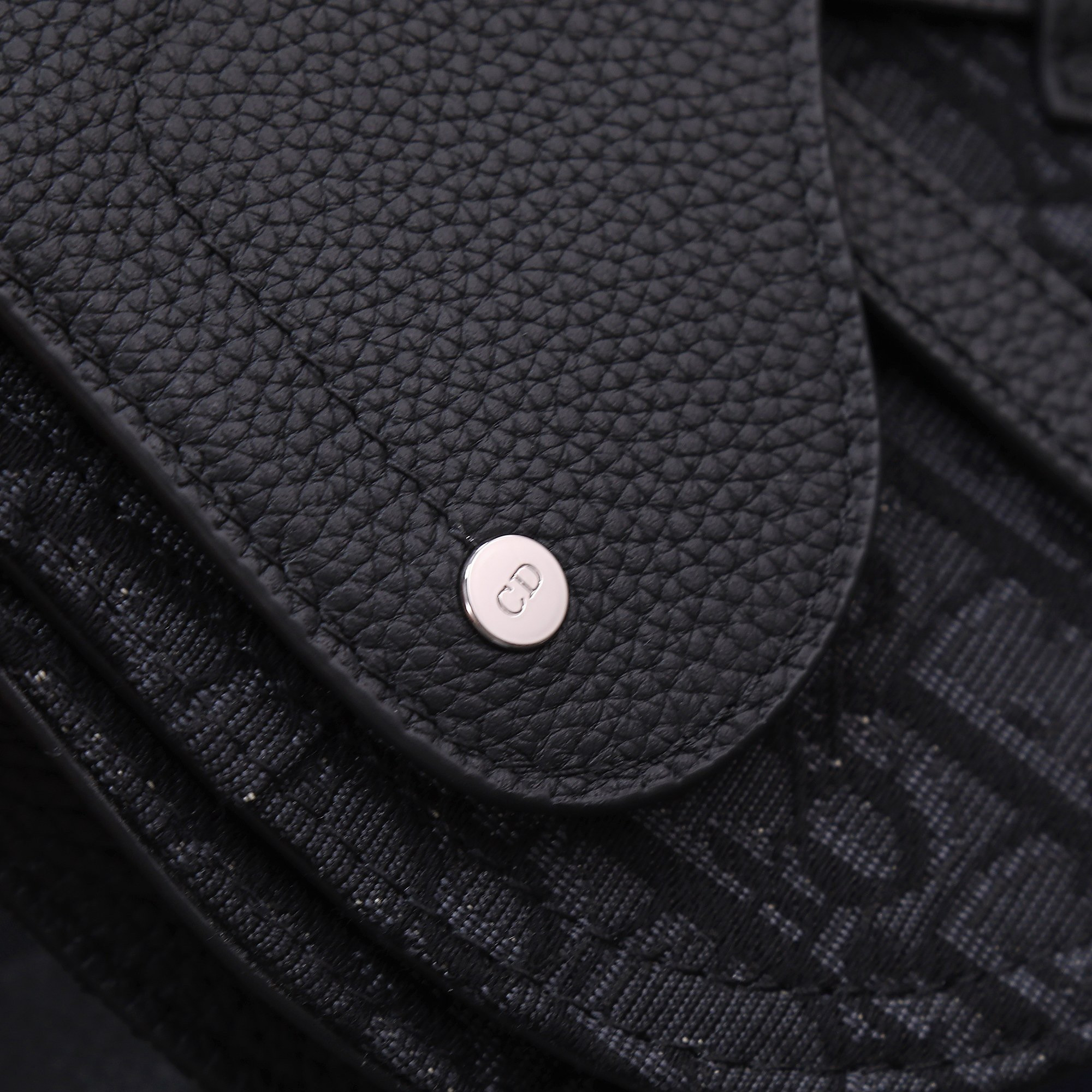 D*0r Saddle Messenger Bag with Flap 23 x18 x6cm