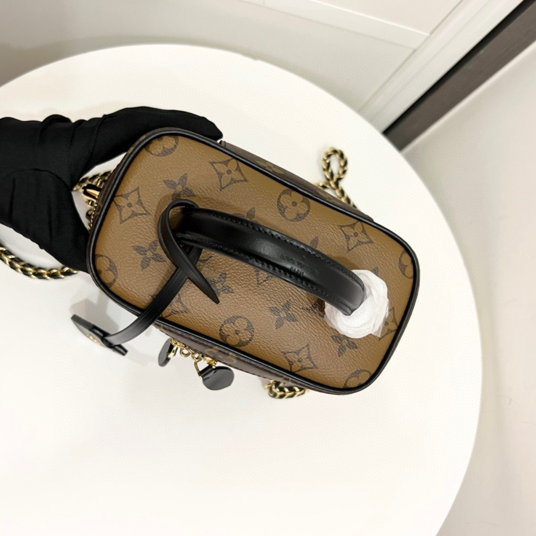 L0*is V*t0n LV Vanity PM M45165 19x13x11 CM