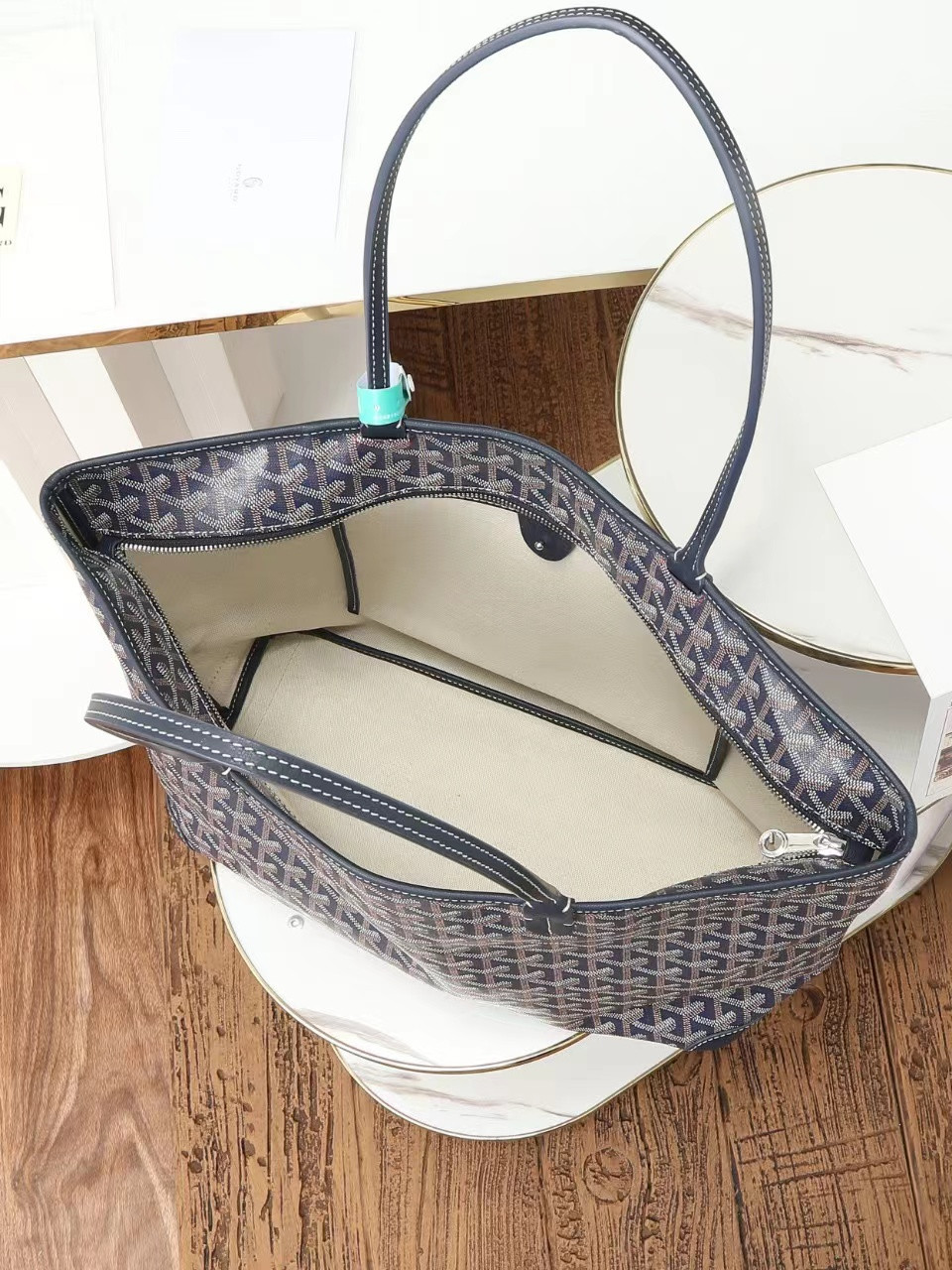 Go*ard Saint L0*is Zipper Bag 30cm x 17cm x 50 cm