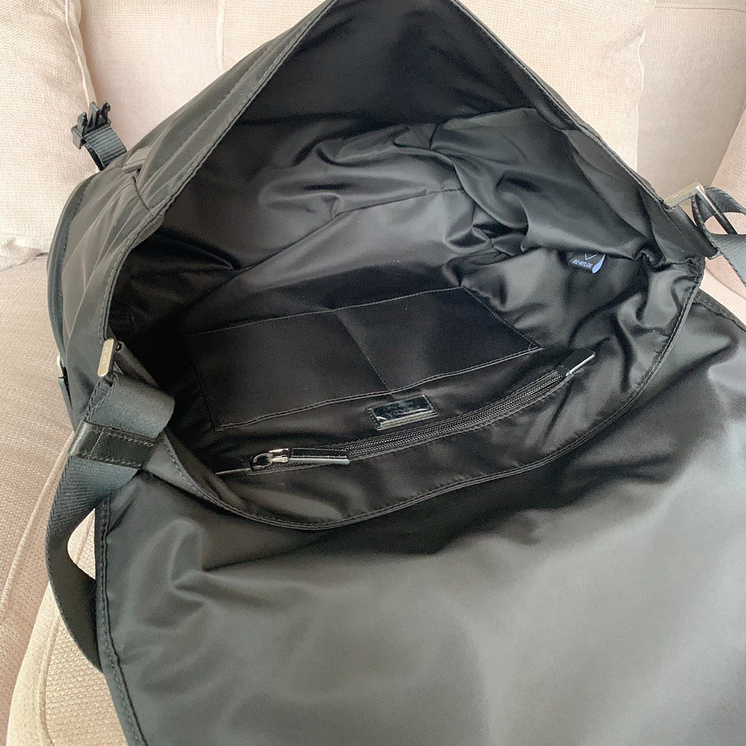 Pra*a re-Nylon messages bag