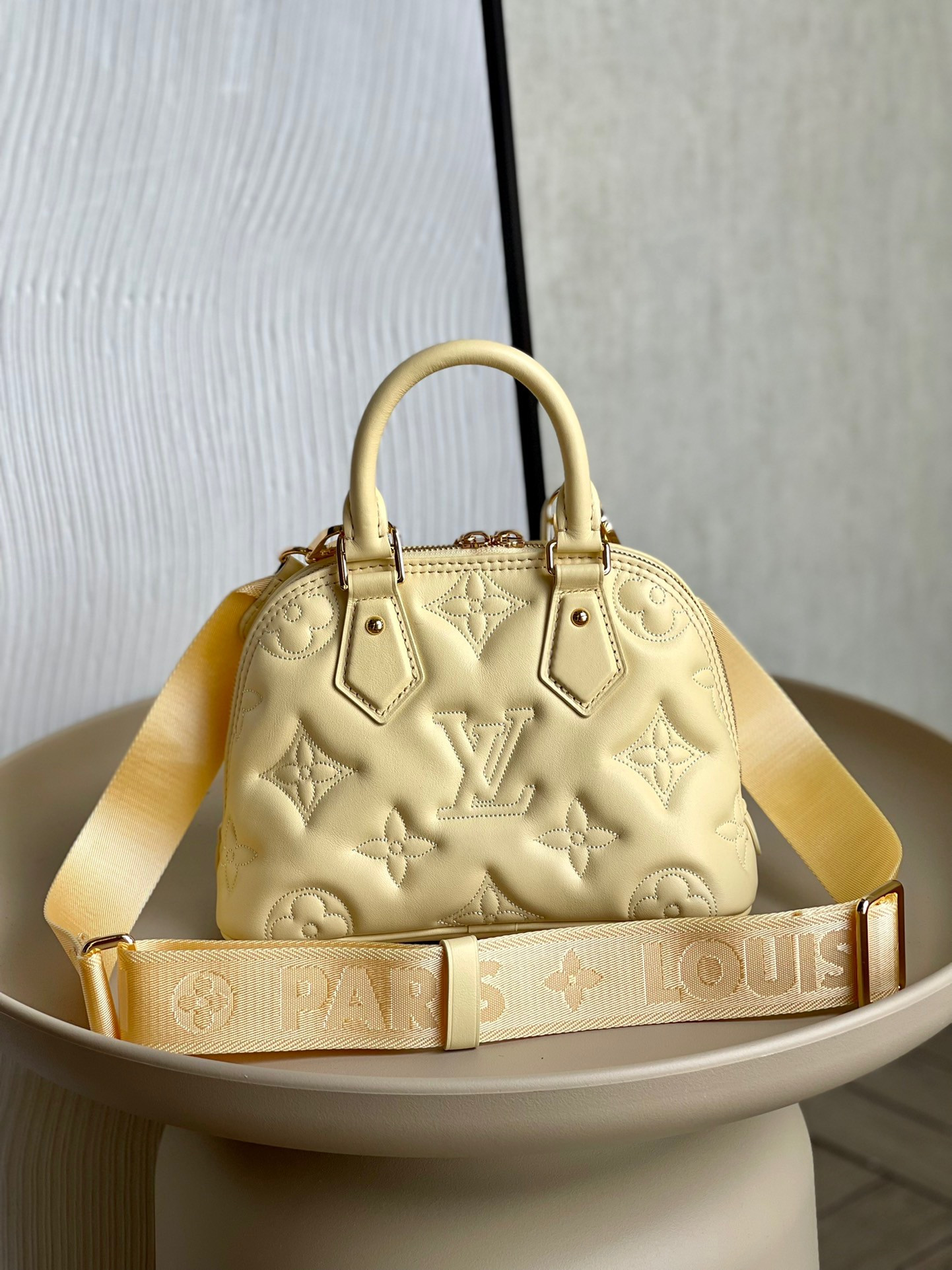 LV ALMA BB M59821