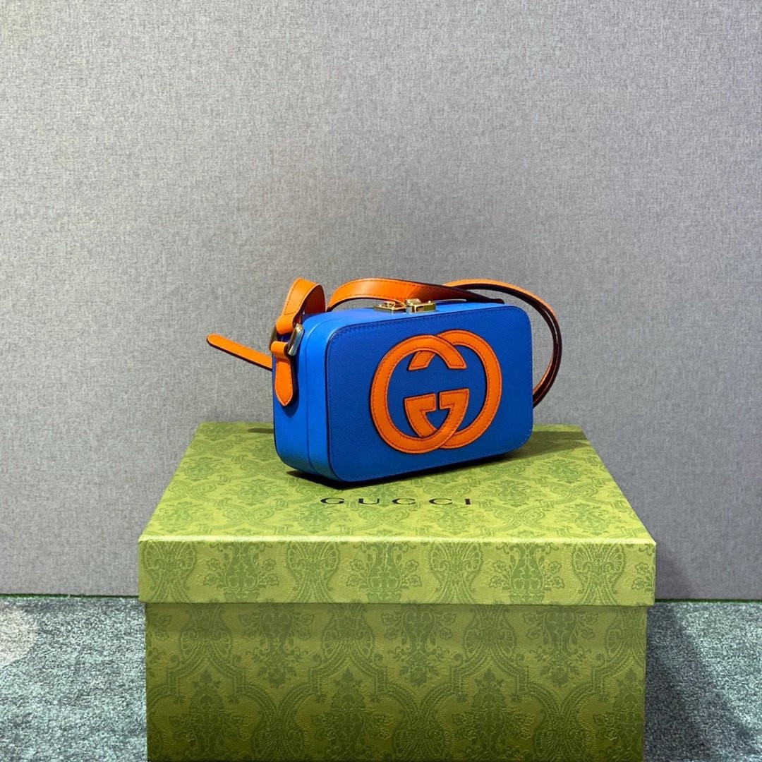 G*u*i Interlocking G mini bag