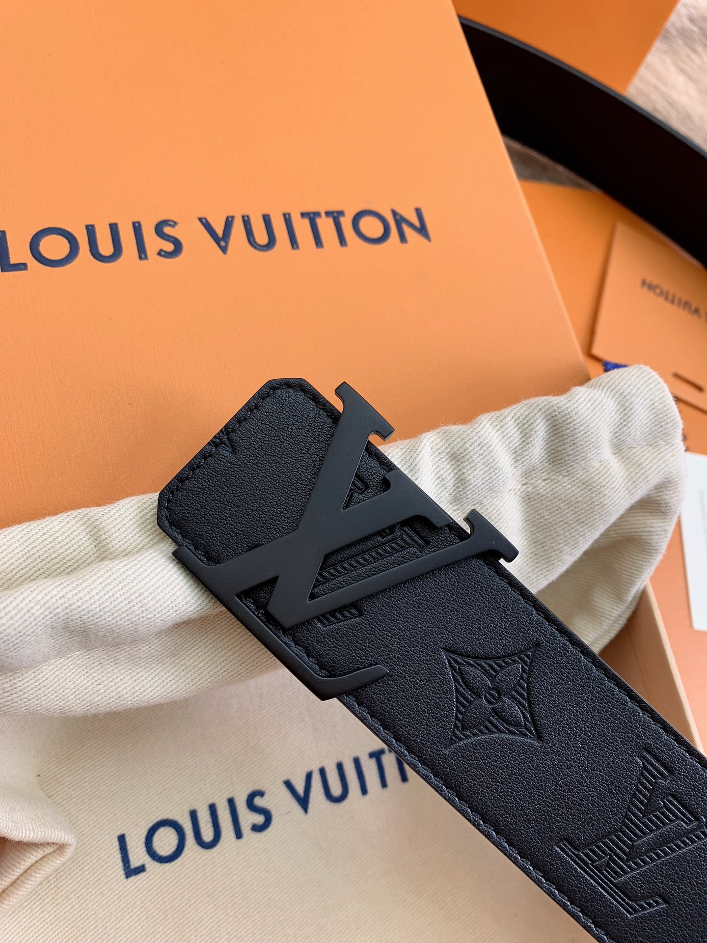 LV L0*is V*t0n 40MM BELT