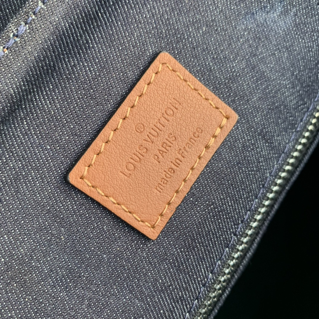 L0*is V*t0n LV CHRISTOPHER MM M21373