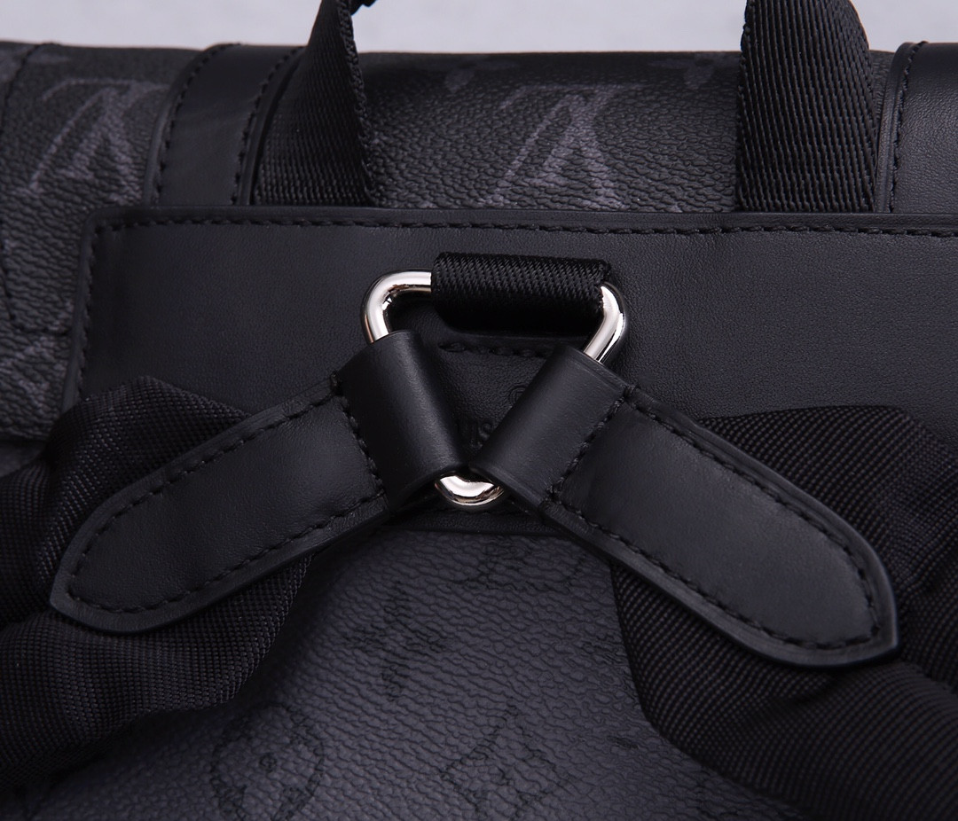 L0*is V*t0n CHRISTOPHER MM M45419