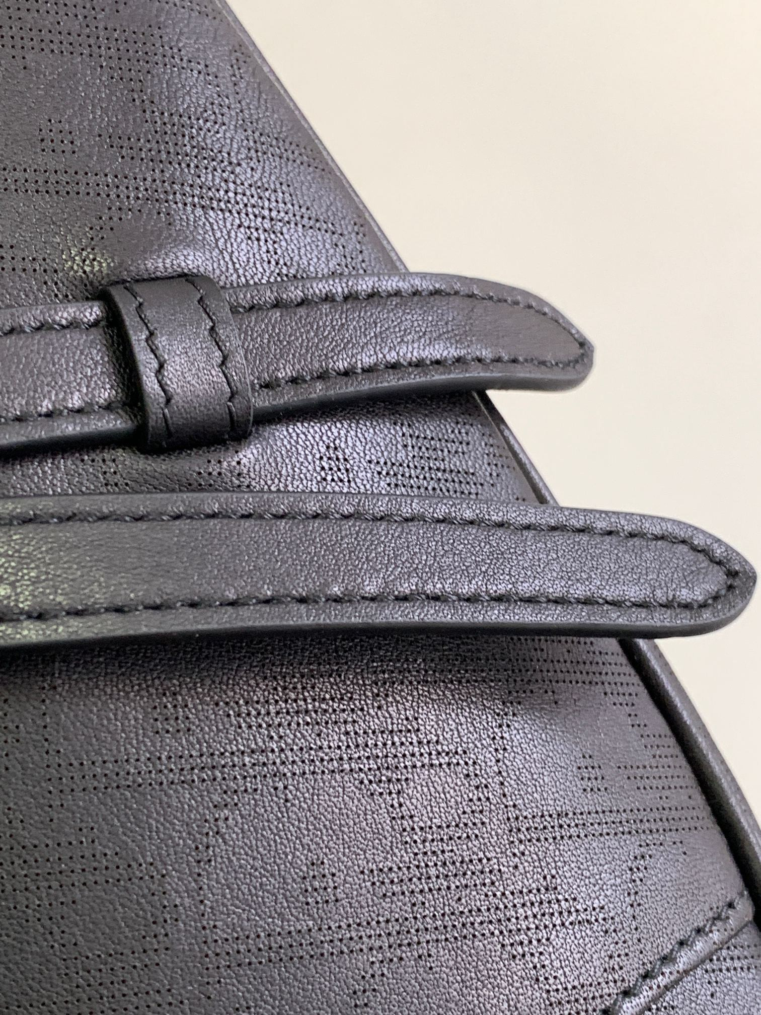 Ch**an D*0r D*0r HOMME Bags Leather Black 26 x 19 x 4.5 cm