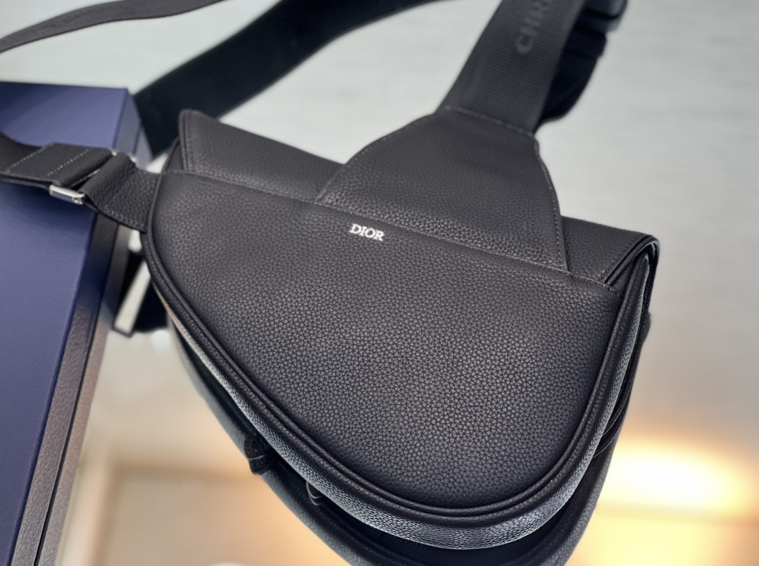 D*0r Saddle Bag Black Grained Calfskin 26 x 19 x 4.5 cm