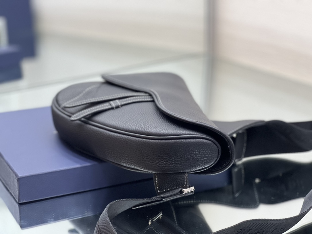 D*0r Saddle Bag Black Grained Calfskin 26 x 19 x 4.5 cm