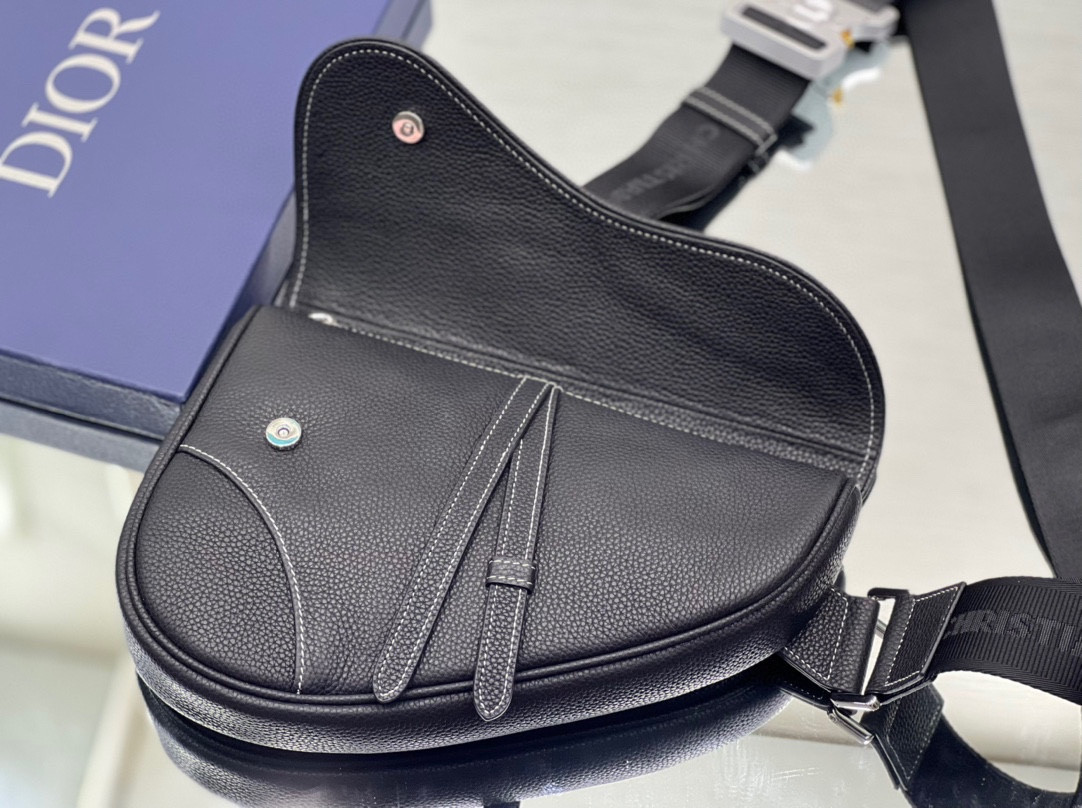 D*0r Saddle Bag Black Grained Calfskin 26 x 19 x 4.5 cm
