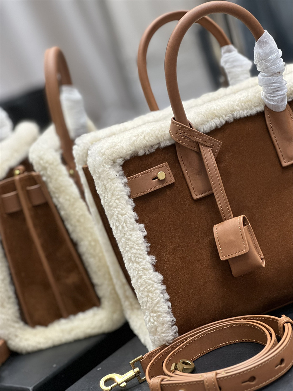 Y*L SAC DE JOUR S*pPLE BABY IN SUEDE AND SHEARLING DARK CIGAR AND NATURAL BEIGE