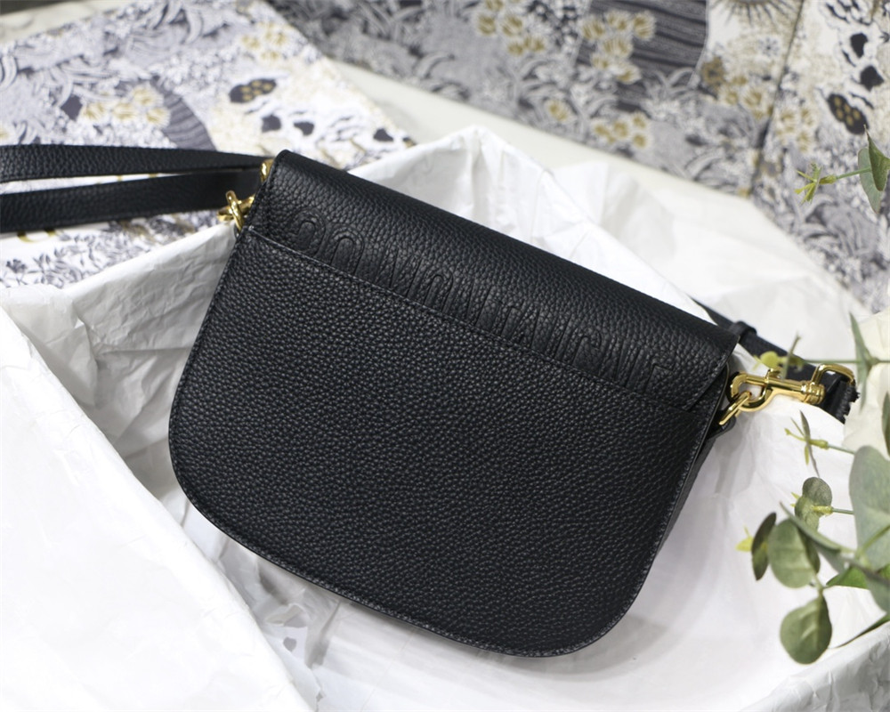 MEDIUM D*0r BOBBY BAG Black Grained Calfskin