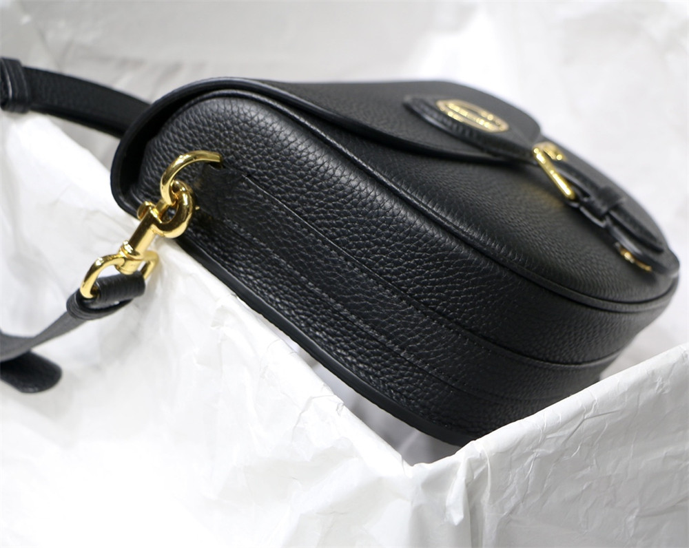 MEDIUM D*0r BOBBY BAG Black Grained Calfskin