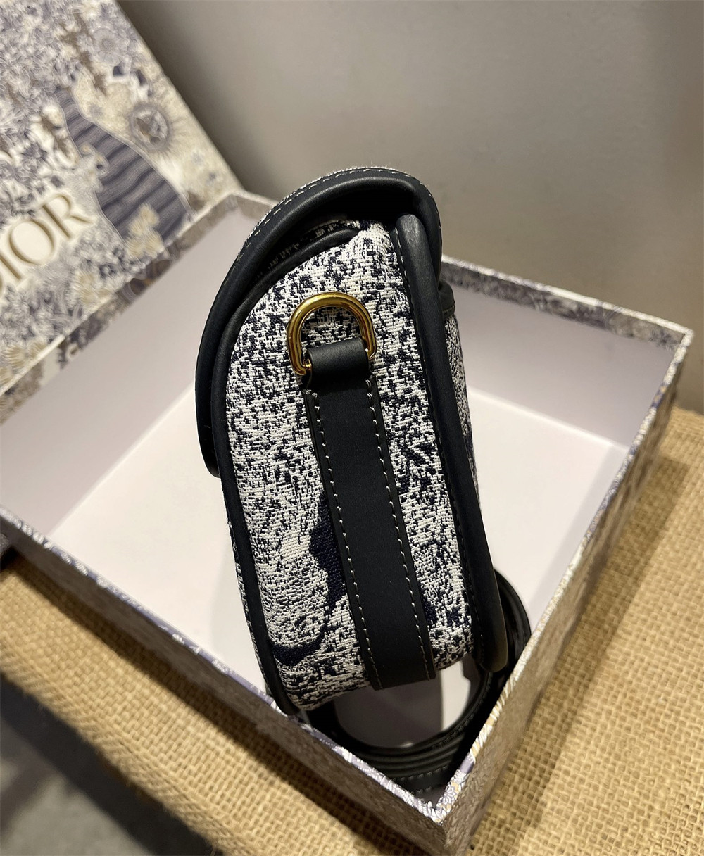 MEDIUM D*0r BOBBY BAG white black D*0r Oblique Jacquard