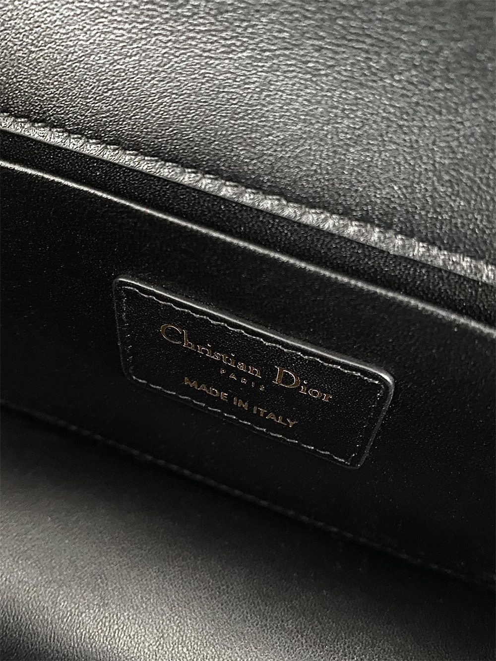 D*0r 30 MONTAIGNE EAST-WEST BAG WITH CHAIN 21 x 12 x 6 cm / 8.5 x 4.5 x 2.5 inches