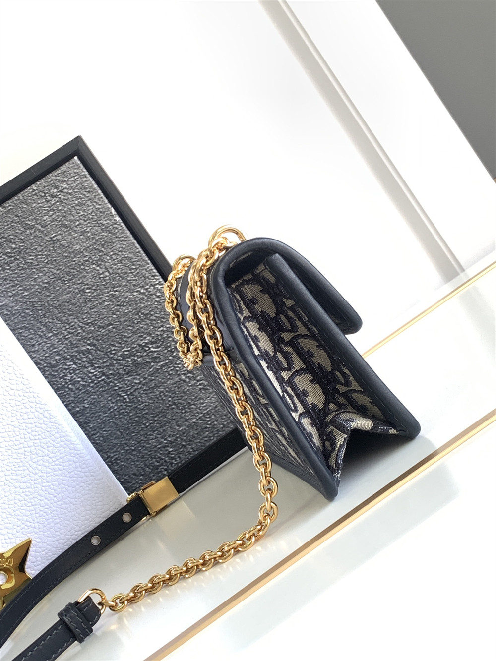 D*0r 30 MONTAIGNE EAST-WEST BAG WITH CHAIN Blue D*0r Oblique Jacquard 21 x 12 x 6 cm / 8.5 x 4.5 x 2.5 inches