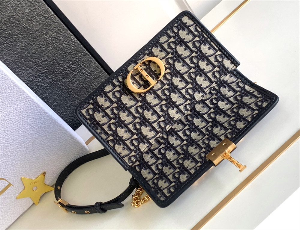 D*0r 30 MONTAIGNE EAST-WEST BAG WITH CHAIN Blue D*0r Oblique Jacquard 21 x 12 x 6 cm / 8.5 x 4.5 x 2.5 inches