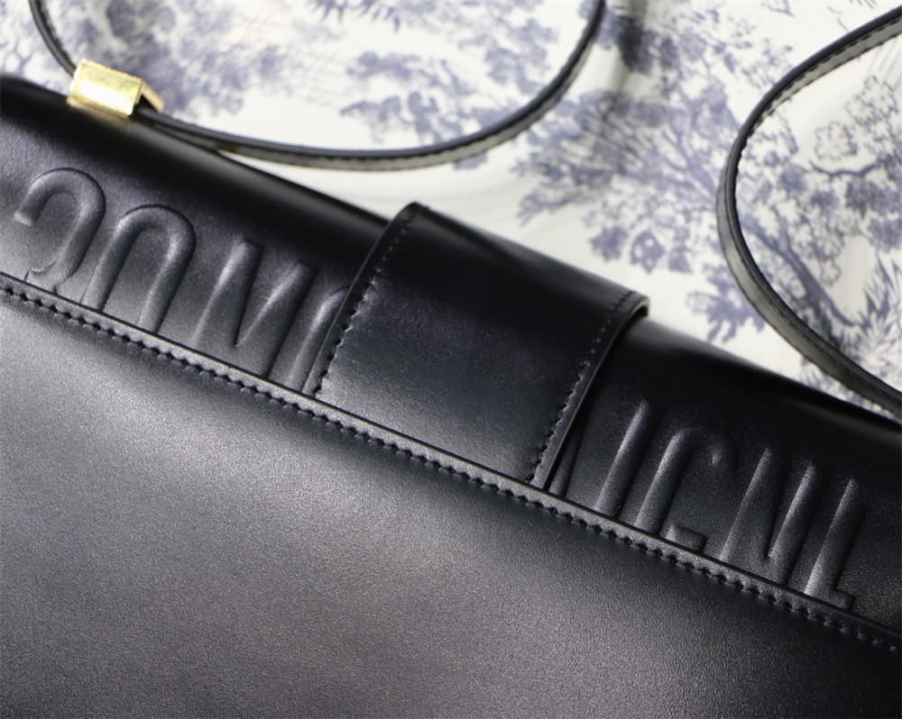 D*0r 30 MONTAIGNE CHAIN BAG SHINY BLACK