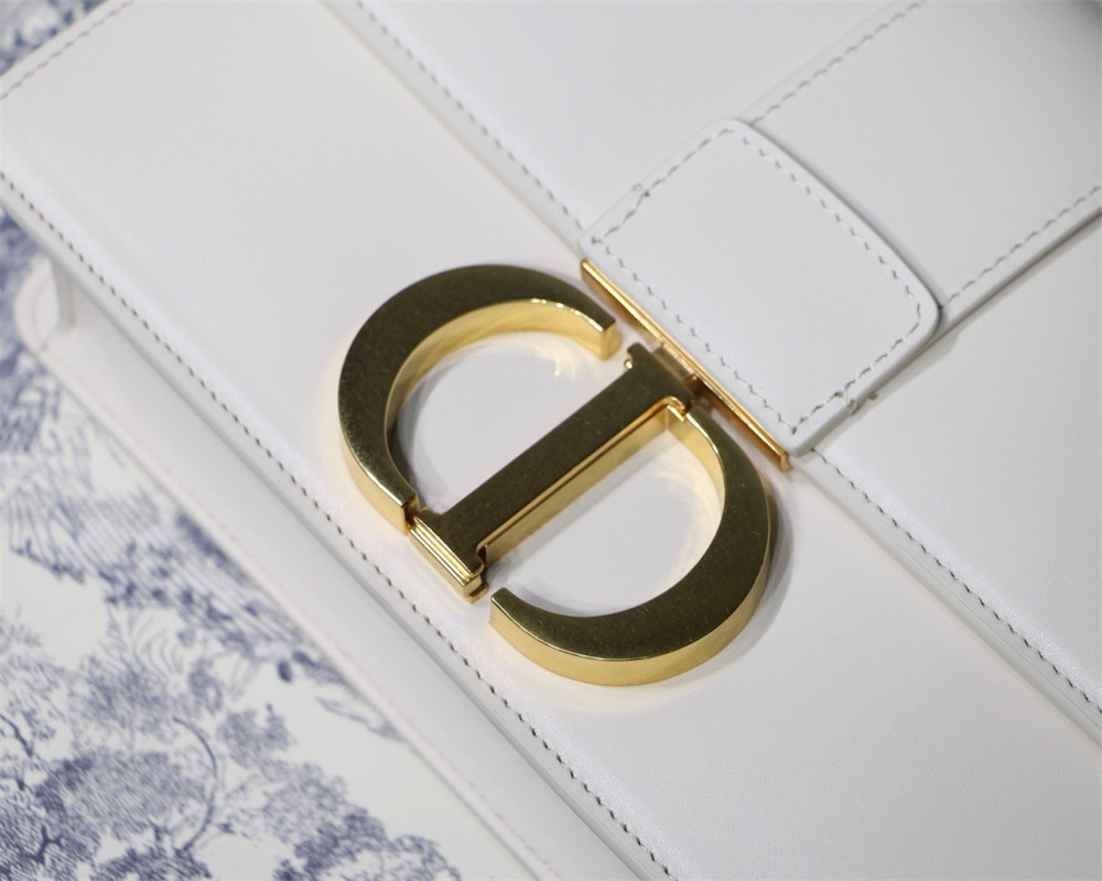 D*0r 30 MONTAIGNE CHAIN BAG WHITE