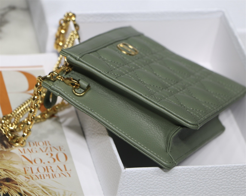 D*0r CARO ZIPPED POUCH WITH CHAIN Green S*pple Cannage Calfskin 19 x 14 x 4.5 cm
