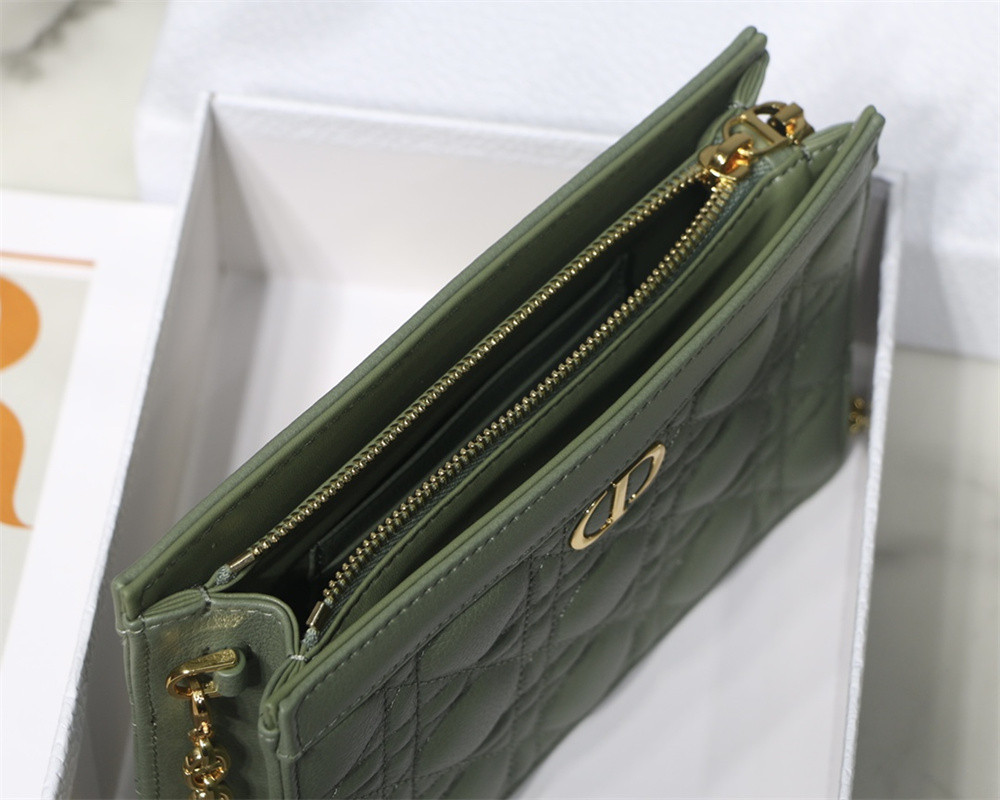 D*0r CARO ZIPPED POUCH WITH CHAIN Green S*pple Cannage Calfskin 19 x 14 x 4.5 cm