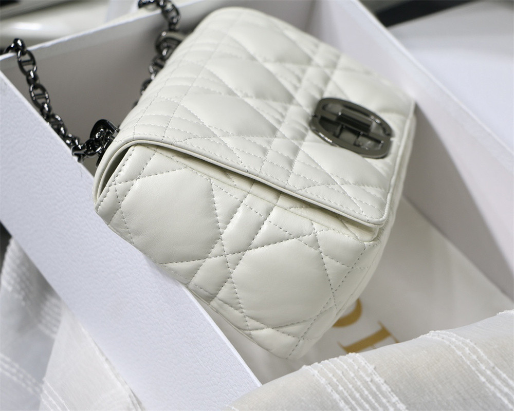 MEDIUM D*0r CARO BAG IVORY S*pple Cannage Calfskin 25.5 x 15.5 x 8 cm