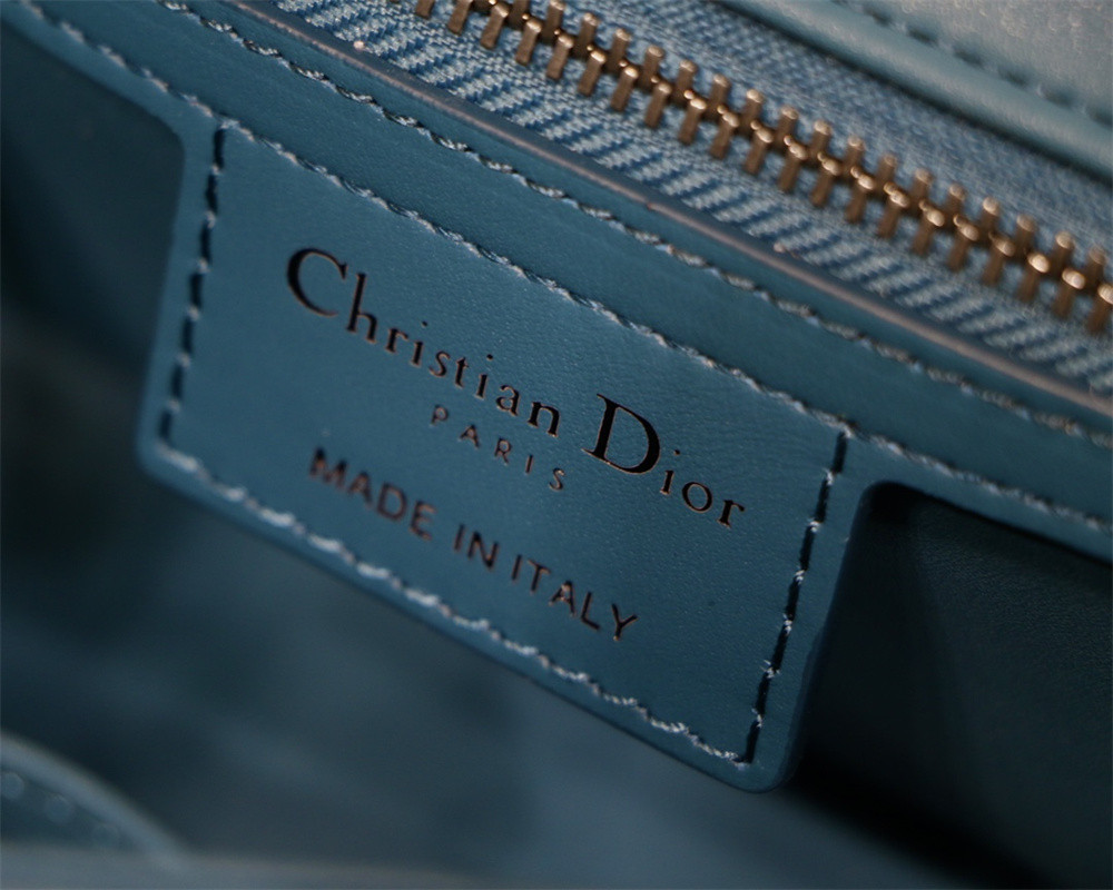 SMALL D*0r CARO BAG Navy S*pple Cannage Calfskin With Silver Hardware 20 x 12 x 7 cm