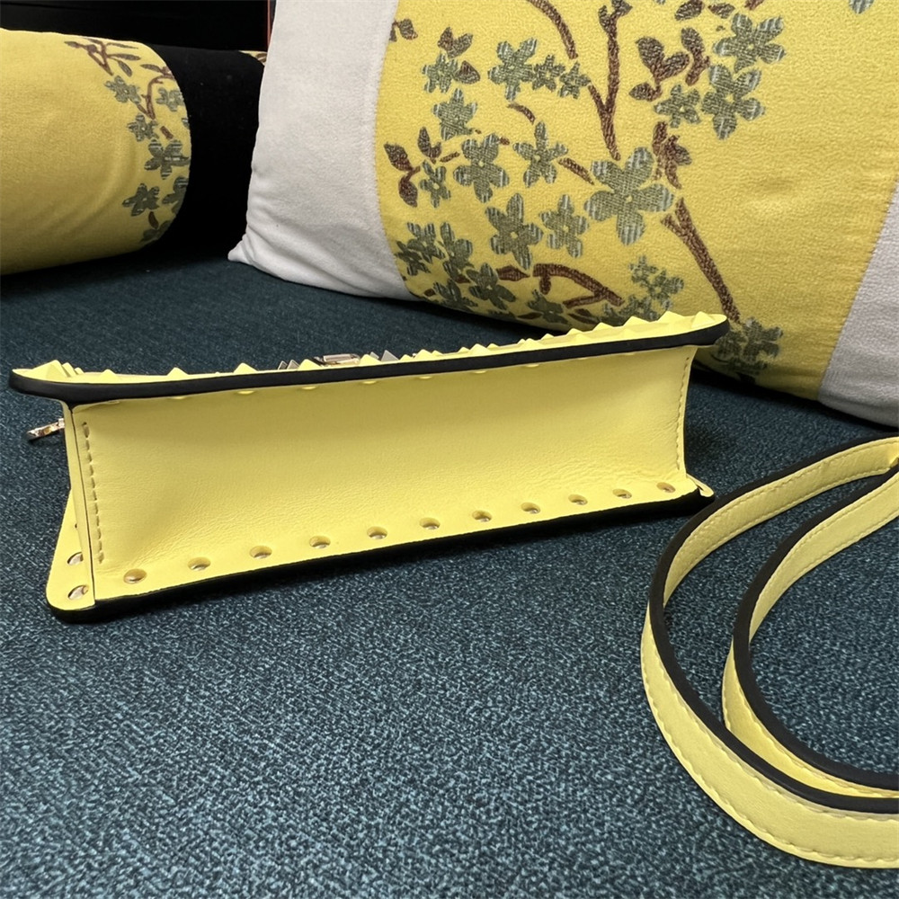 va*t*no GARAVANI ROCKSTUD23 SMALL SMOOTH CALFSKIN SHOULDER BAG YELLOW