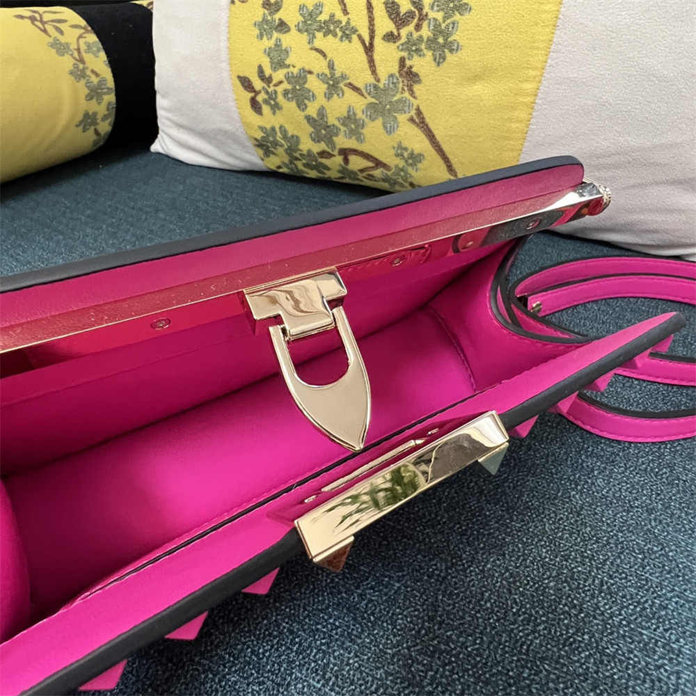 va*t*no GARAVANI ROCKSTUD23 SMALL SMOOTH CALFSKIN SHOULDER BAG ROSERED