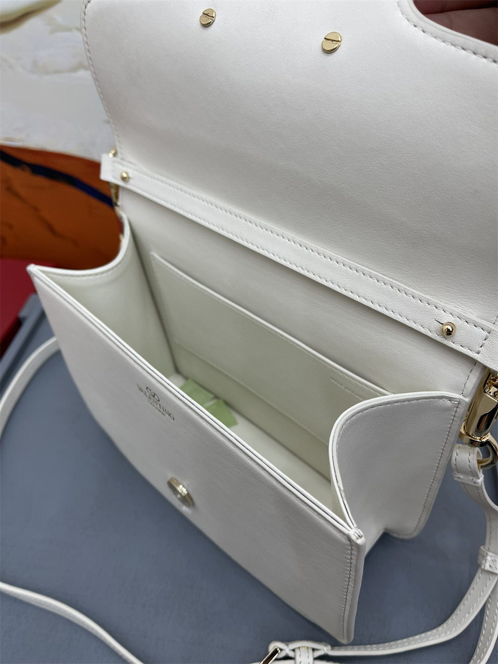 va*t*no GARAVANI LOCÒ CALFSKIN SHOULDER Small BAG With white hardware 22 x 16  x 7 cm