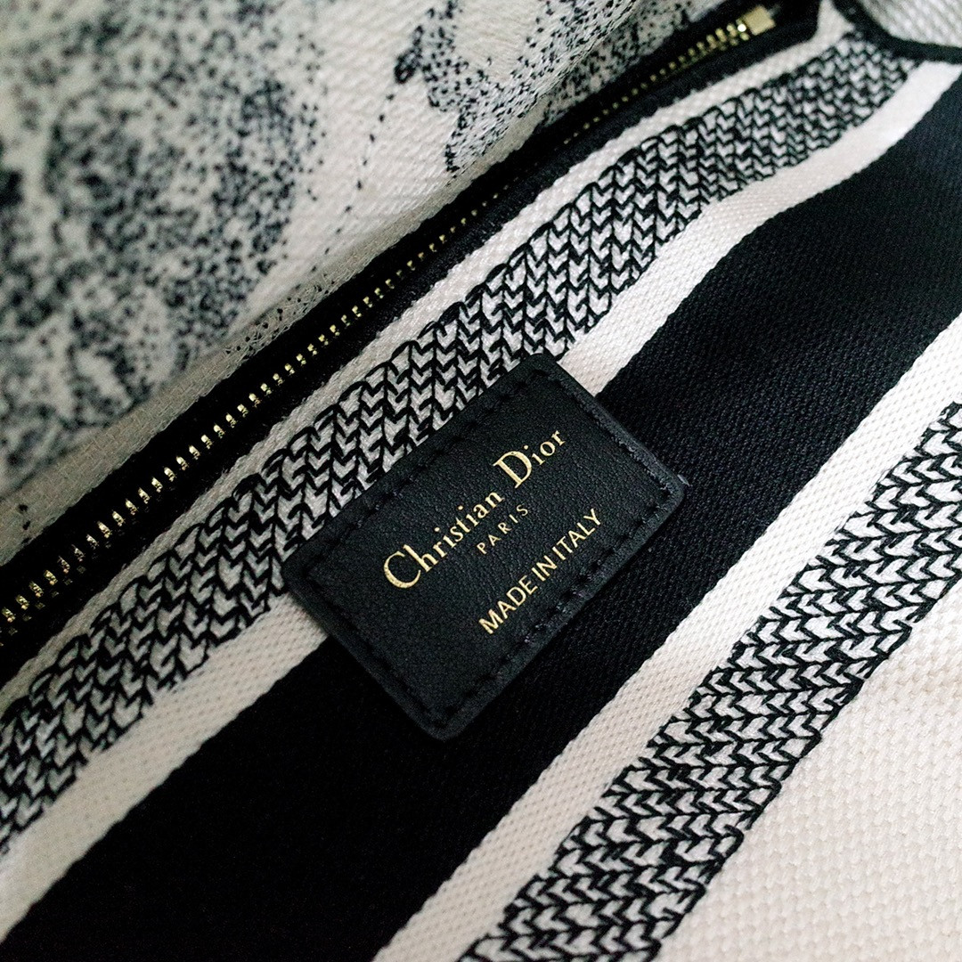 MEDIUM D*0r LADY D-LITE BAG  24 x 20 x 11 cm