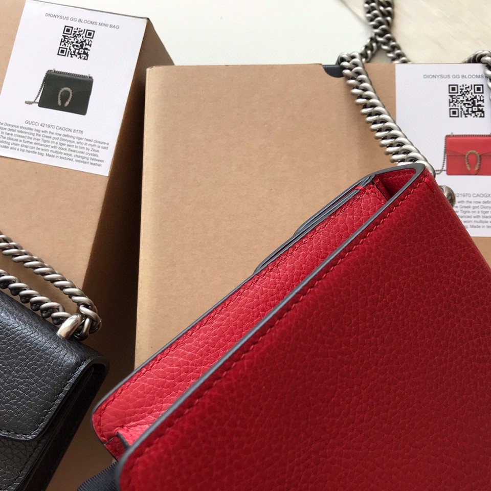 G*u*i DIONYSUS LEATHER MINI BAG RED 7.5"Wx6"Hx2"D