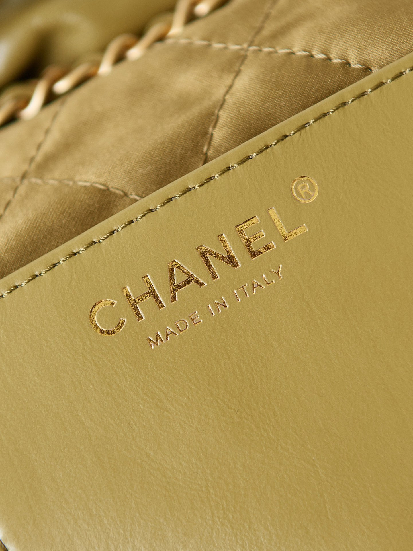 Ch*el 22 MINI HANDBAG Shiny Calfskin GREEN 7.8 × 7.4 × 2.3 in