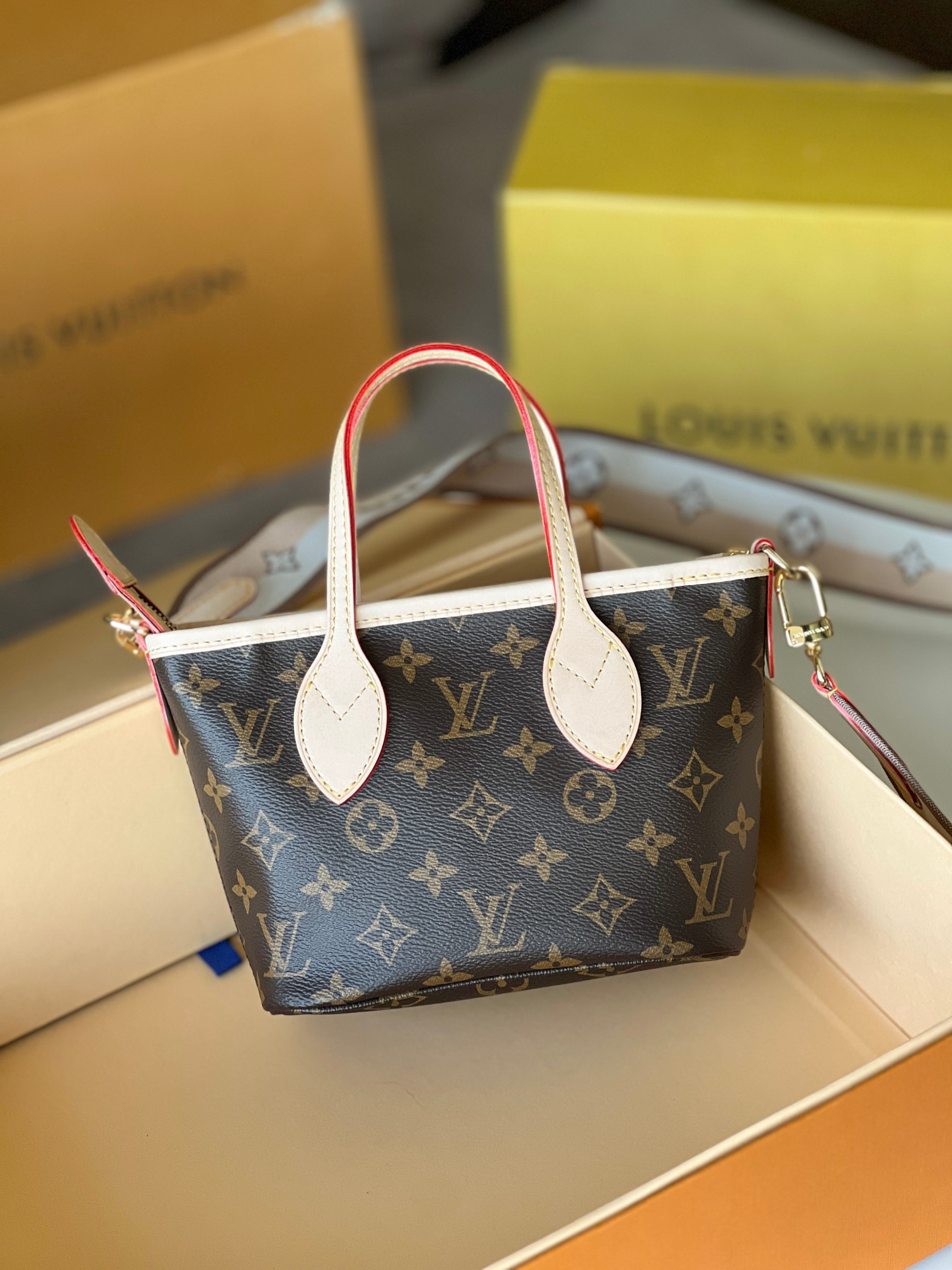 LV Neverfull BB M46705