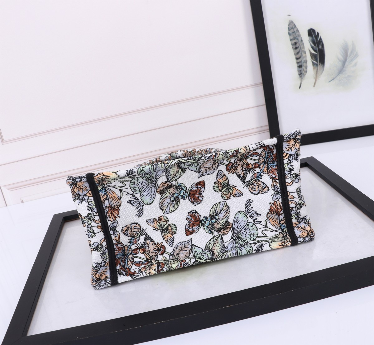 Small D*0r BOOK TOTE WHITE MULTICOLOR TOILE DE JOUY MEXICO EMBROIDERY  10.5 x 8.5 x 5.5 inches