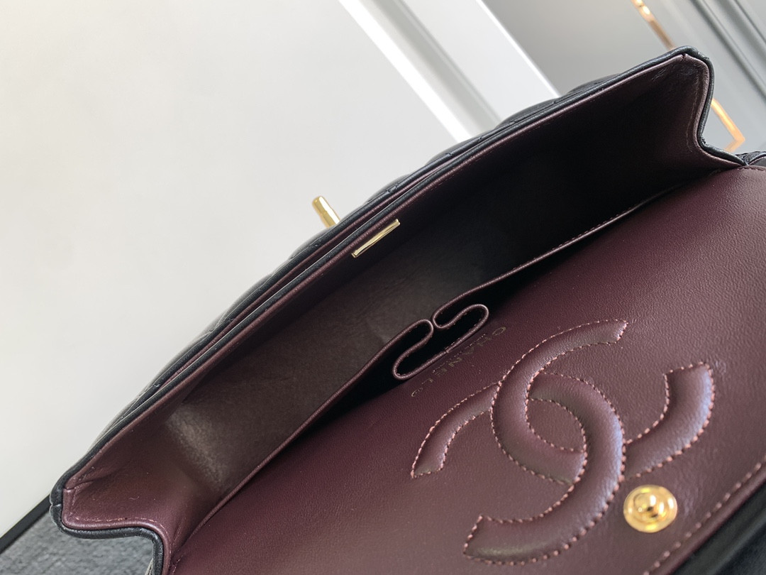 Ch*el CLASSIC HANDBAG LAMBSKIN & GOLD-TONE METAL BLACK 15.5 x 25.5x6.5cm