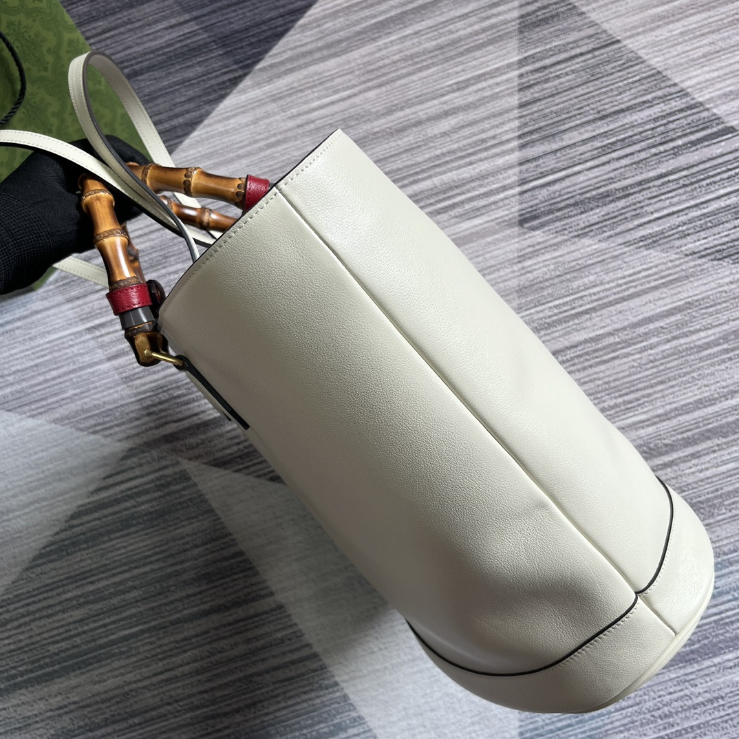 G*u*i DIANA LARGE TOTE BAG White 40W x 34H x 21D CM