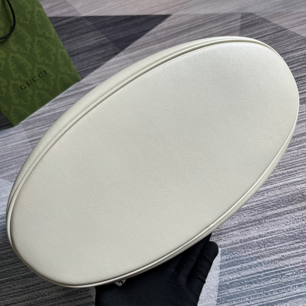 G*u*i DIANA LARGE TOTE BAG White 40W x 34H x 21D CM