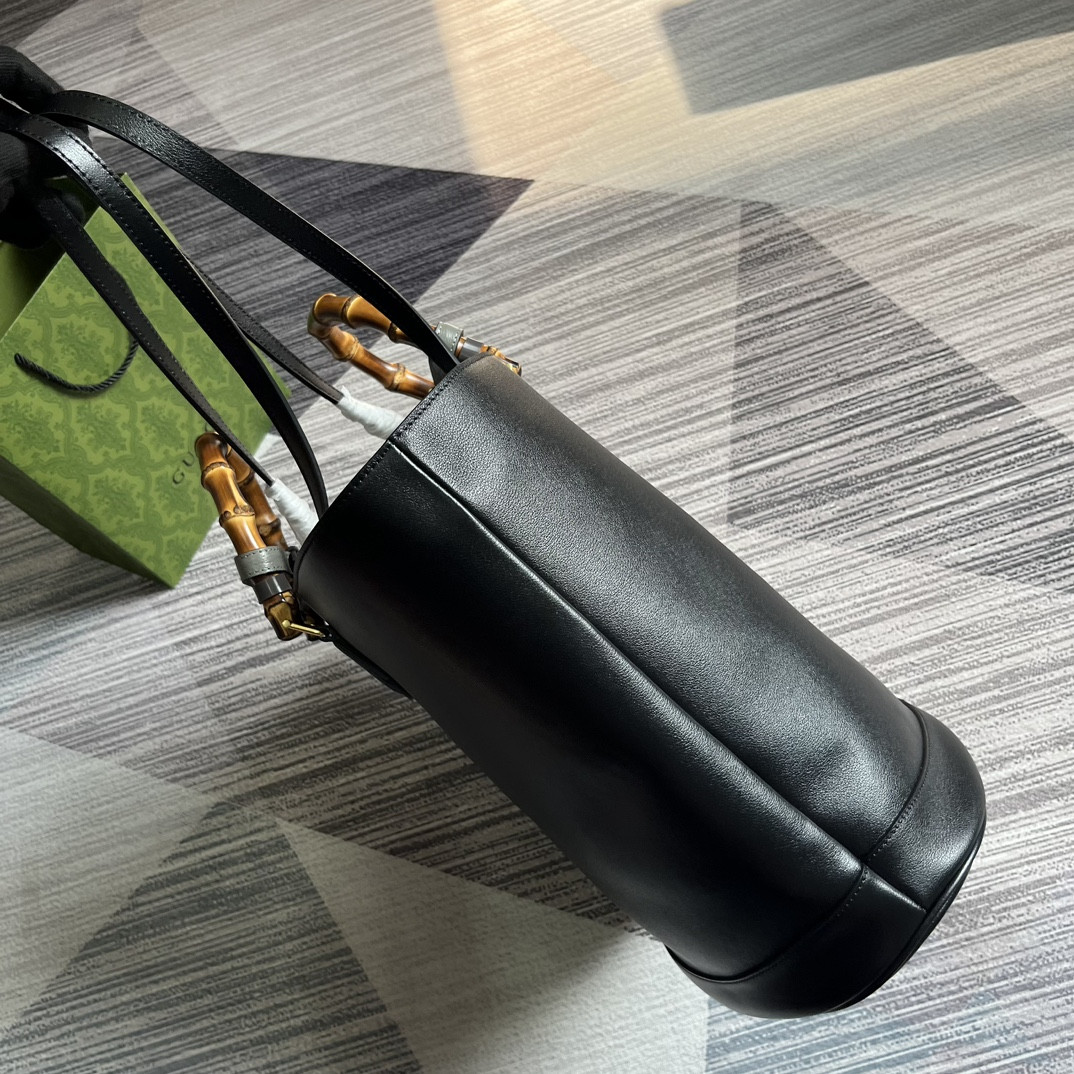 G*u*i DIANA LARGE TOTE BAG Black 40W x 34H x 21D CM