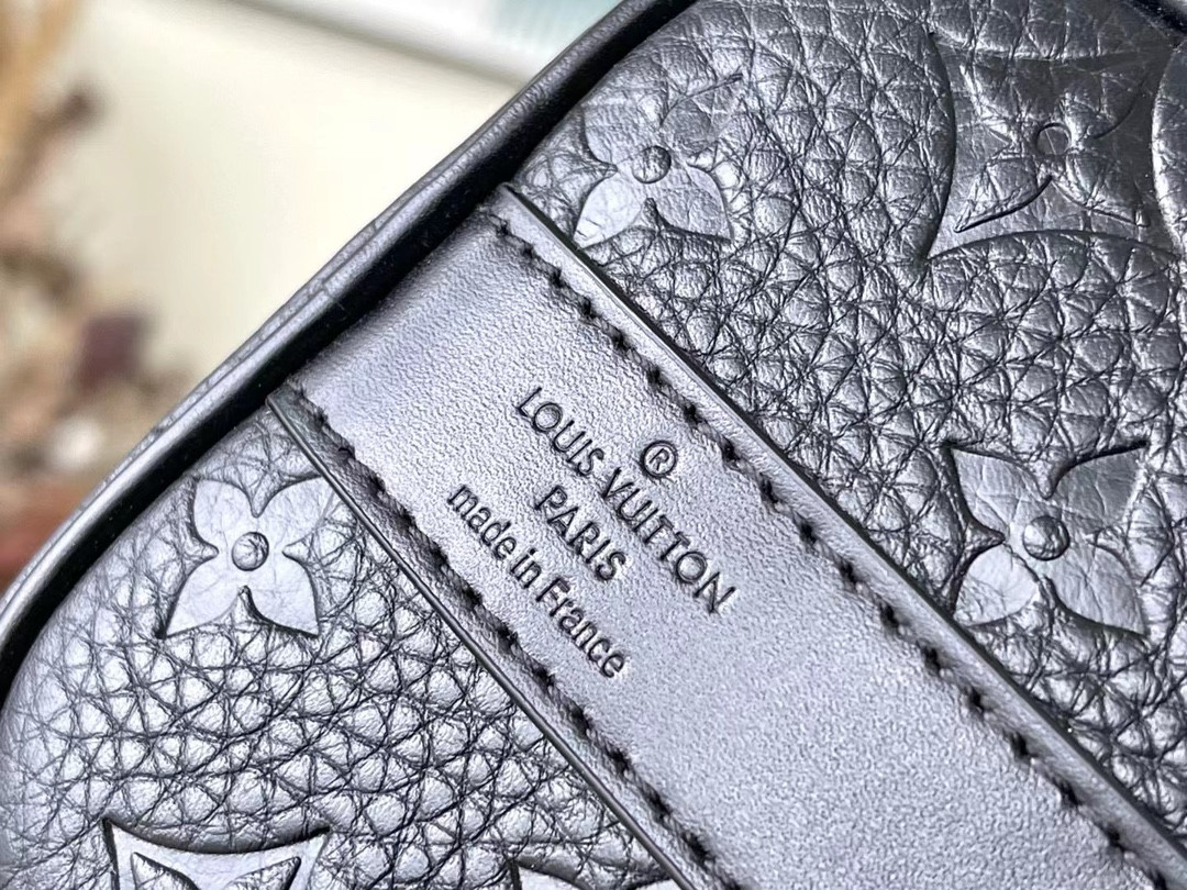 L0*is V*t0n Keepall Bandoulière 25 M20900 9.8 x 5.9 x 4.3 inches