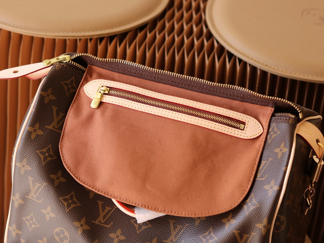 L0*is V*t0n M41108 Speedy 30