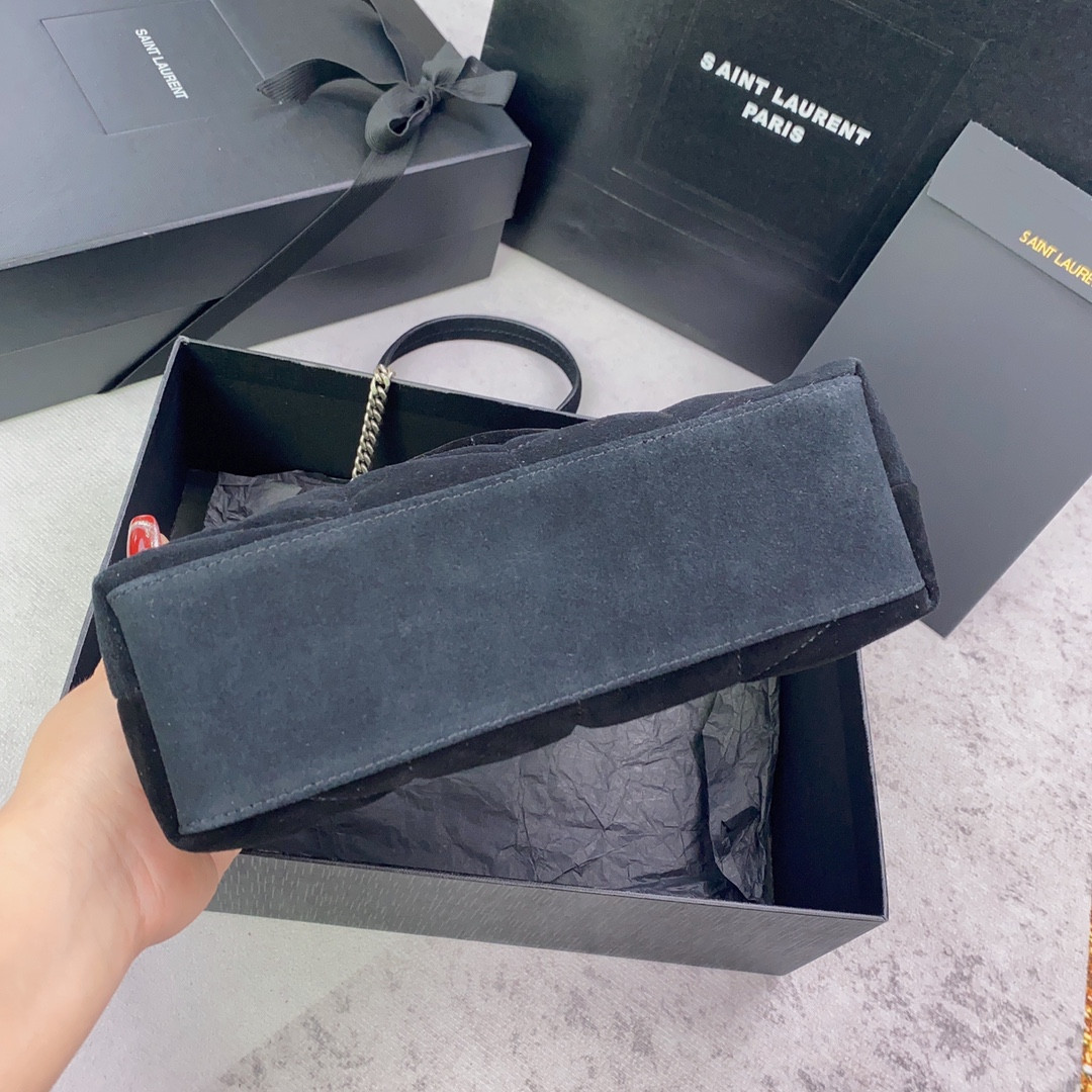 Y*L PUFFER IN SUEDE BLACK 23 X 15.5 X 5.8 CM