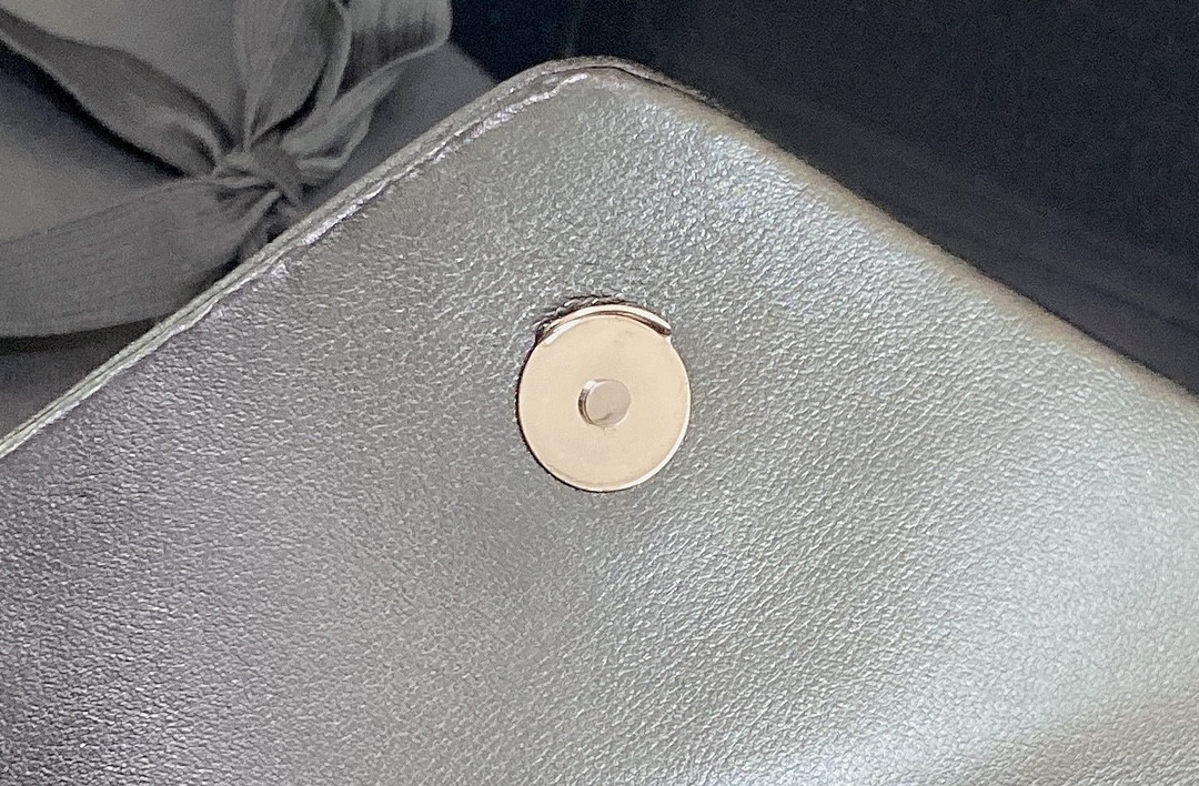 Y*L LOULOU SMALL IN QUILTED LEATHER BLACK 9 X 6.1 X 3.3 INCHES