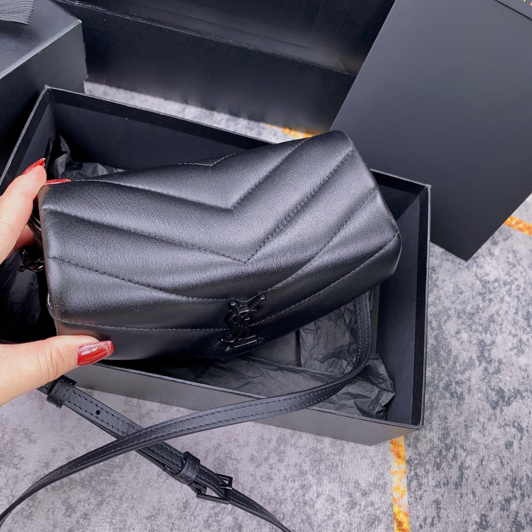 Y*L TOY LOULOU IN QUILTED LEATHER ALL BLACK 7.9 X 5.5 X 3 INCHES