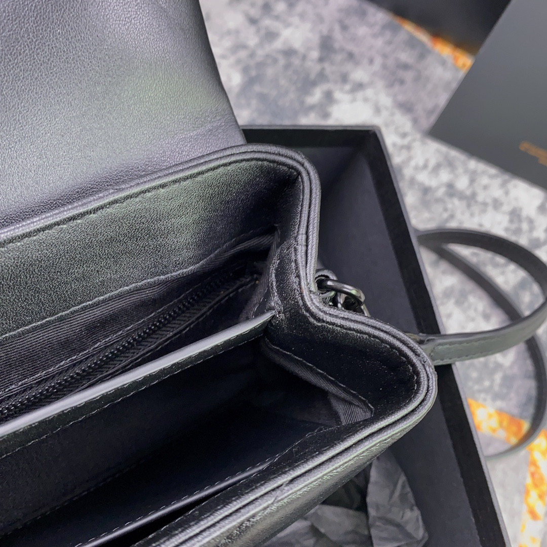 Y*L TOY LOULOU IN QUILTED LEATHER ALL BLACK 7.9 X 5.5 X 3 INCHES