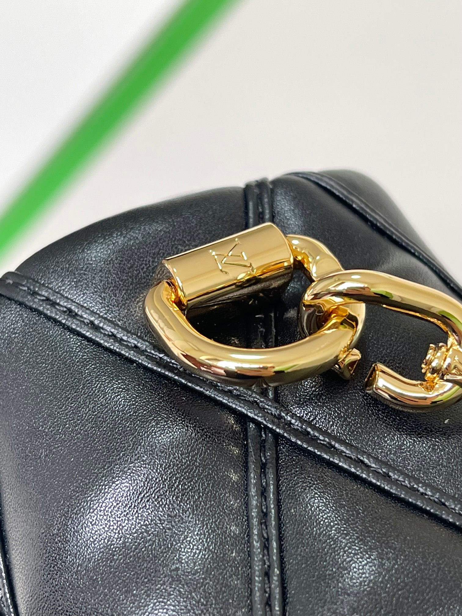 L0*is V*t0n M23625 Pico GO-14 5.9 x 3.9 x 2.6 inches