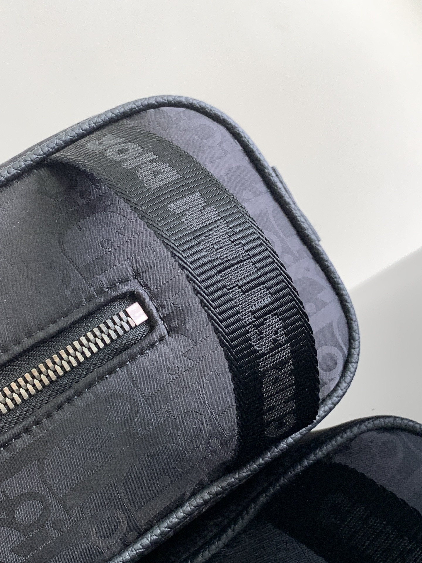 D*0r Lingot Toiletry Bag Black Oblique Mirage Technical Fabric 8.5 x 5 x 4 inches