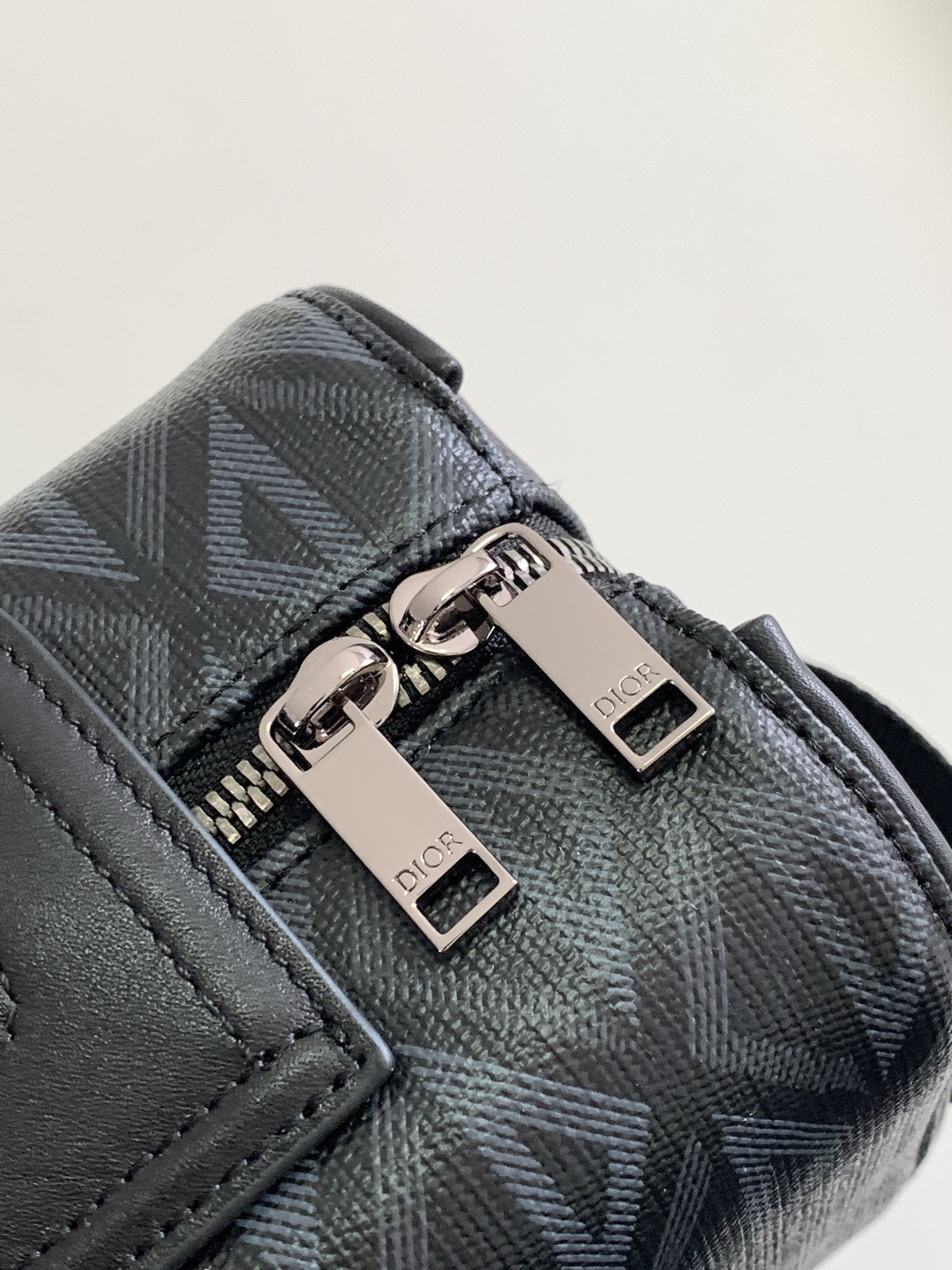 D*0r Lingot Toiletry Bag Mirage Technical Fabric 8.5 x 5 x 4 inches