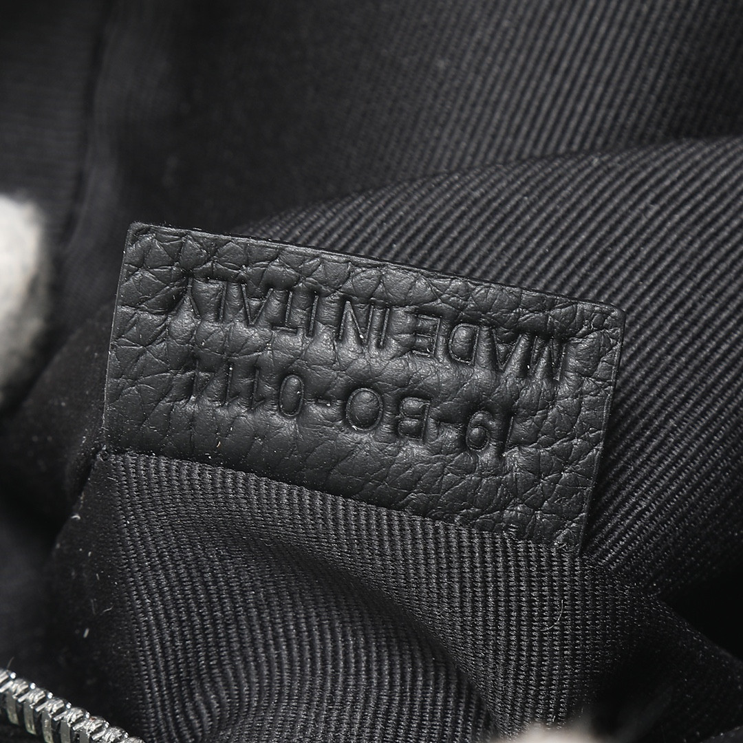 D*0r Safari Bag with Strap Black 8.5 x 6 x 2.5 inches